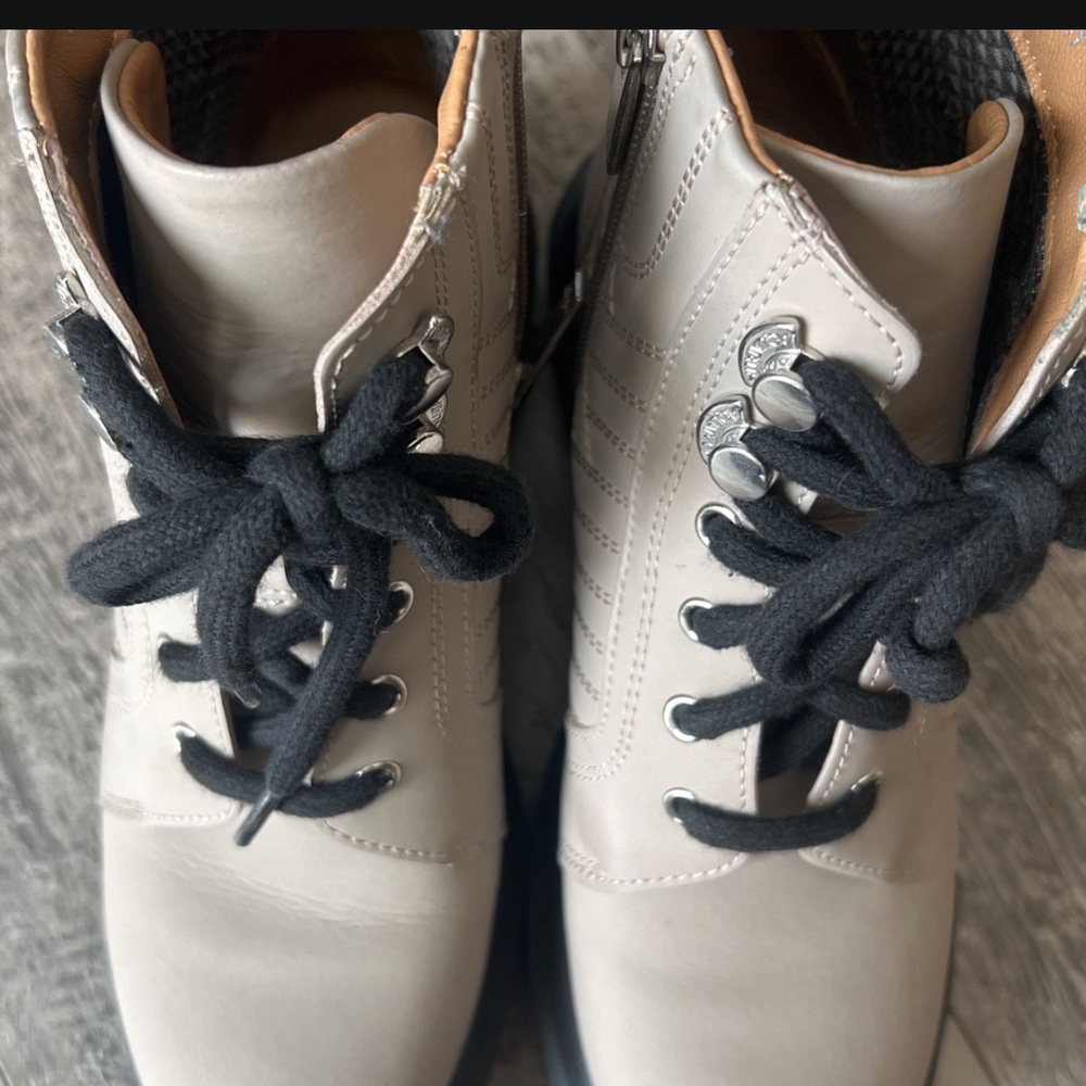 Aquatalia ankle boots